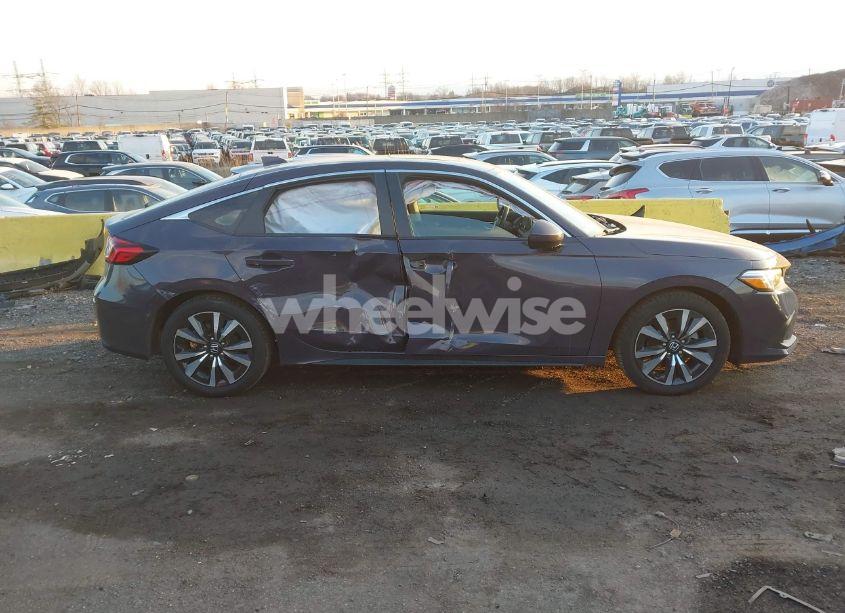 Photo 13 of 2024 Honda Civic EX-L (VIN 19XFL1H71RE004216)