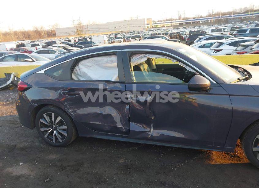 Photo 6 of 2024 Honda Civic EX-L (VIN 19XFL1H71RE004216)