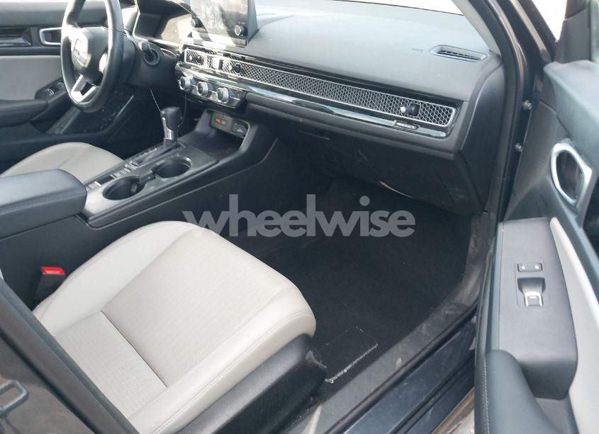 Photo 5 of 2022 Honda Civic EX-L (VIN 19XFL1H72NE019611)