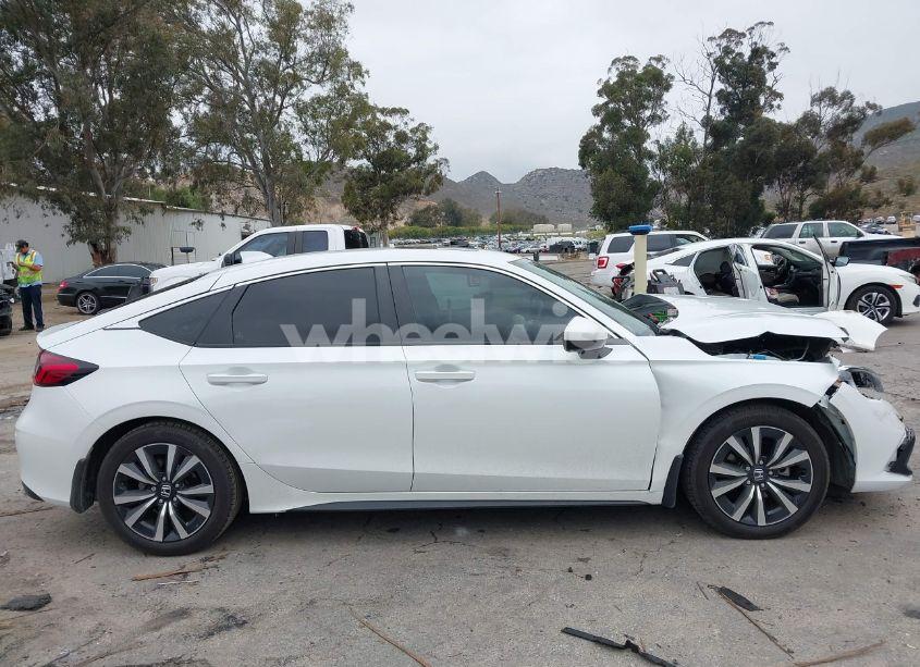 Photo 13 of 2024 Honda Civic EX-L (VIN 19XFL1H73RE003908)