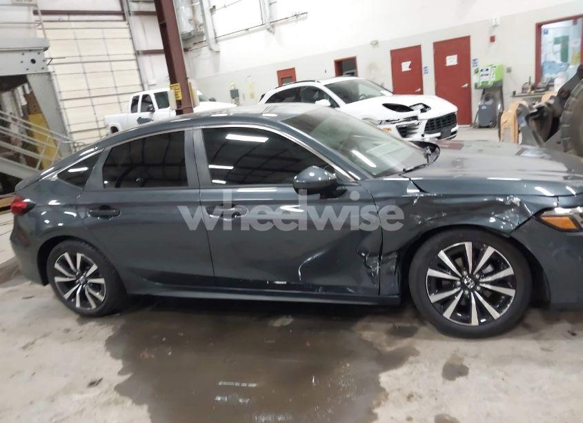 Photo 13 of 2024 Honda Civic EX-L (VIN 19XFL1H73RE031420)