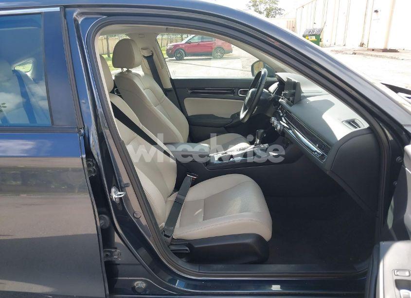 Photo 5 of 2022 Honda Civic EX-L (VIN 19XFL1H75NE006691)