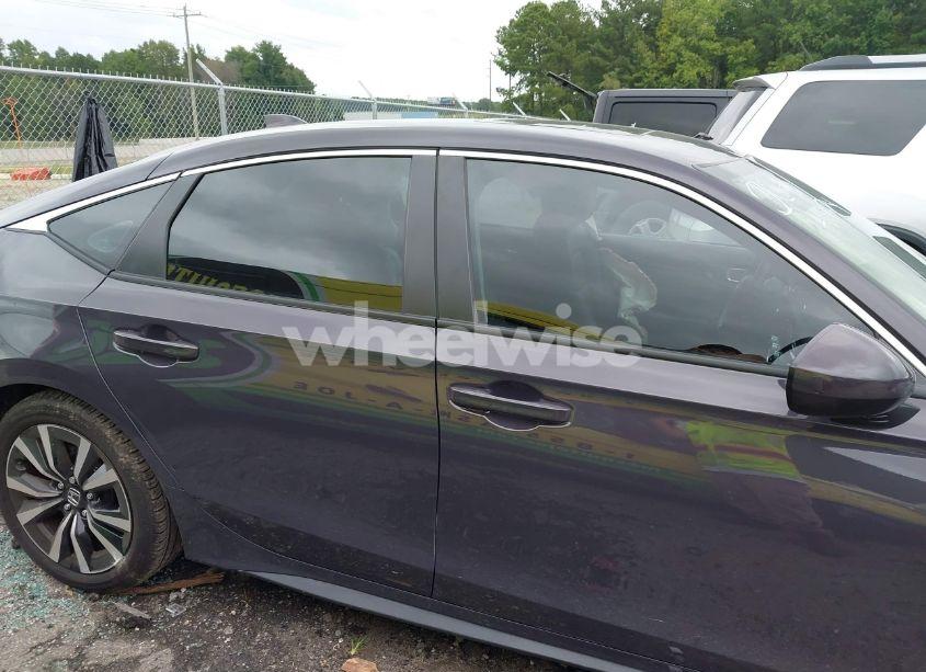 Photo 13 of 2024 Honda Civic EX-L (VIN 19XFL1H75RE007877)