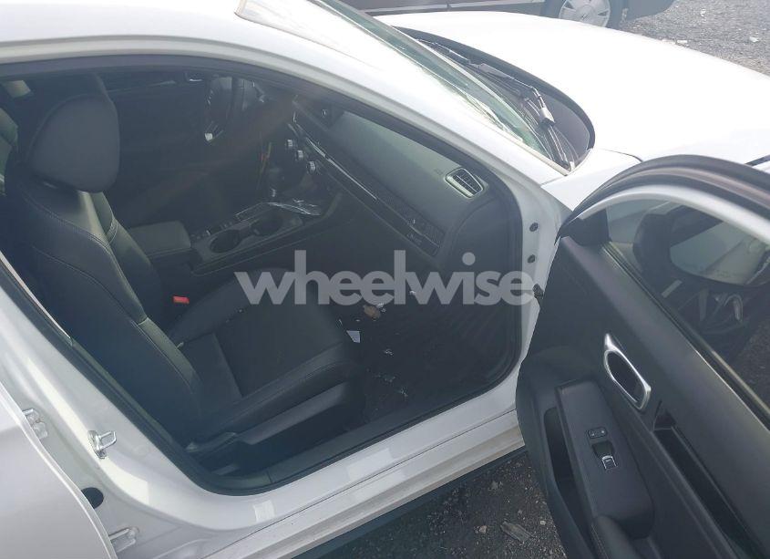 Photo 5 of 2023 Honda Civic EX-L /EX-L W/O BSI (VIN 19XFL1H76PE011692)