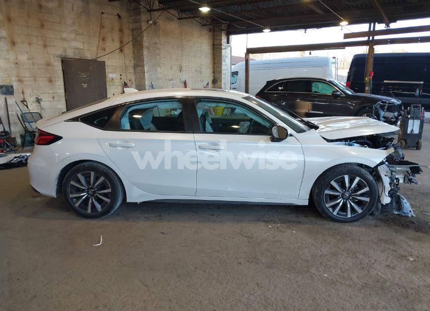 Photo 14 of 2024 Honda Civic EX-L (VIN 19XFL1H77RE004141)