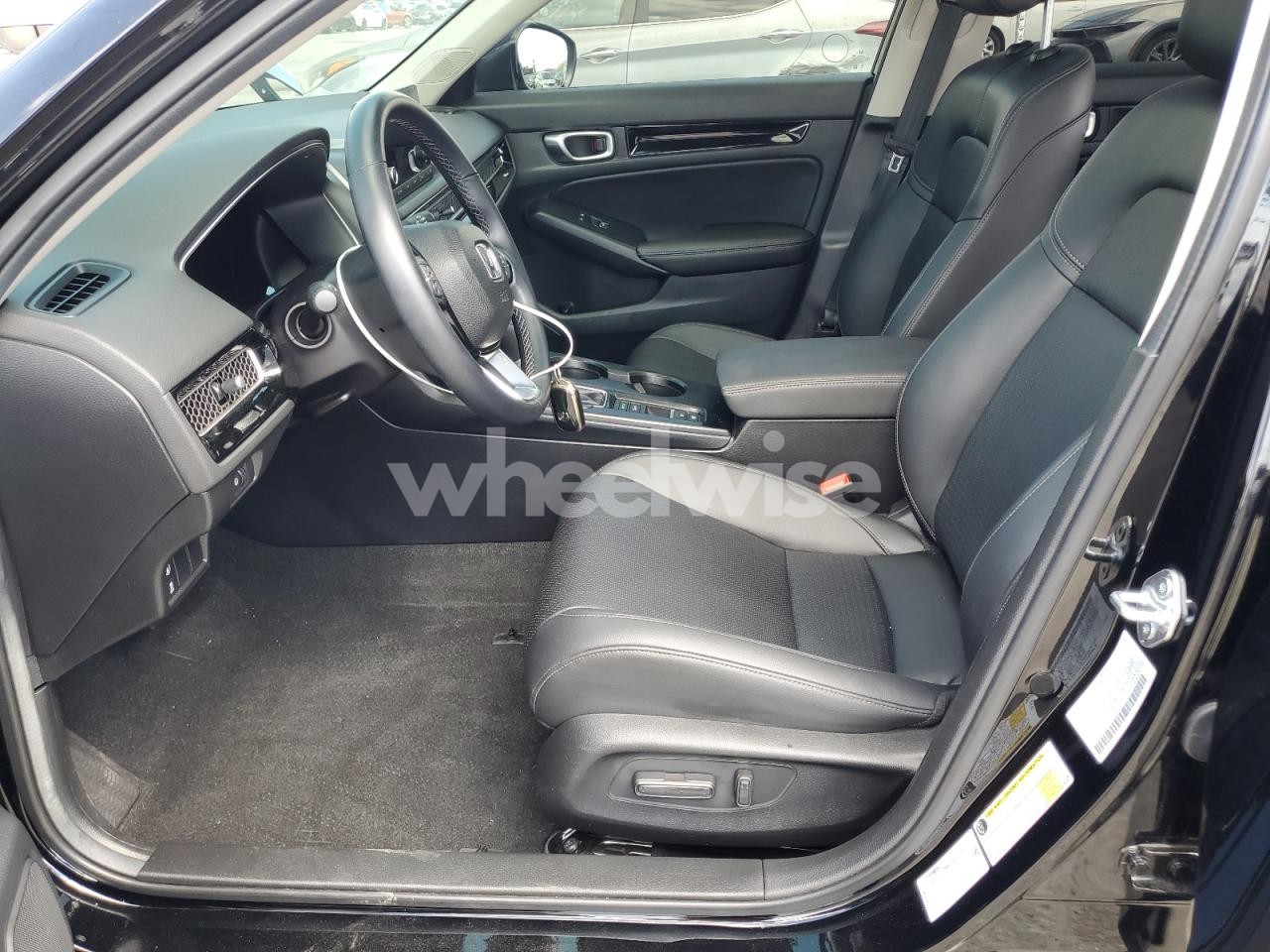 Photo 7 of 2024 HONDA CIVIC EXL (VIN 19XFL1H77RE008691)