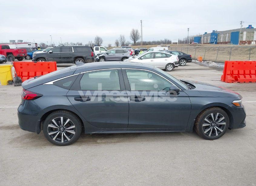 Photo 13 of 2024 Honda Civic EX-L (VIN 19XFL1H77RE032697)