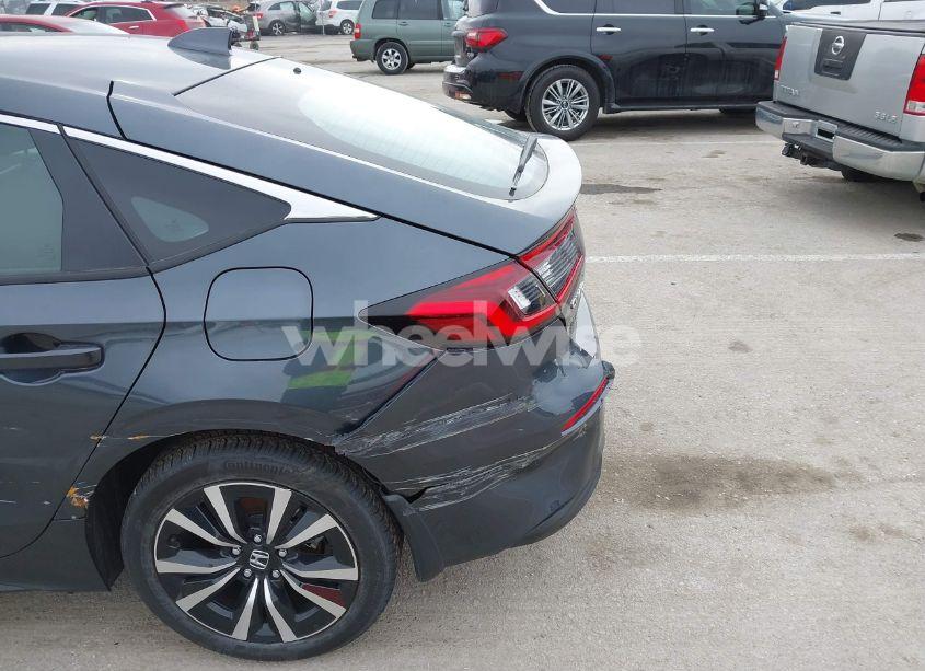 Photo 19 of 2024 Honda Civic EX-L (VIN 19XFL1H77RE032697)