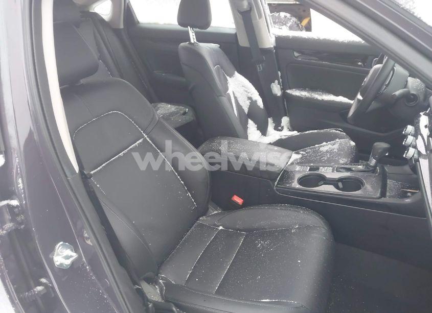 Photo 5 of 2024 Honda Civic EX-L (VIN 19XFL1H78RE027623)