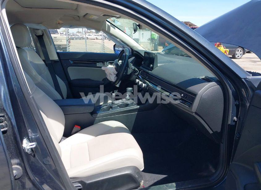 Photo 5 of 2022 Honda Civic EX-L (VIN 19XFL1H79NE008346)