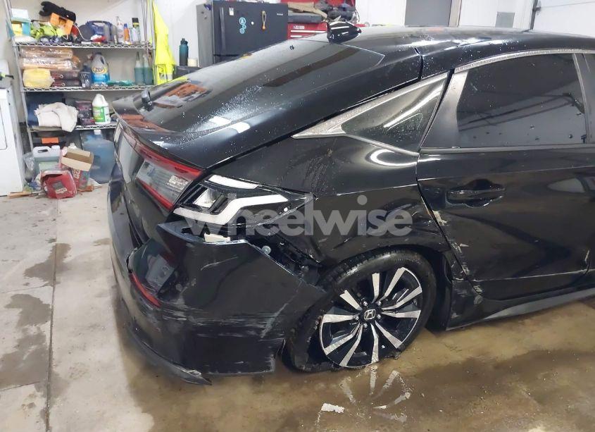 Photo 18 of 2022 Honda Civic EX-L (VIN 19XFL1H79NE009058)