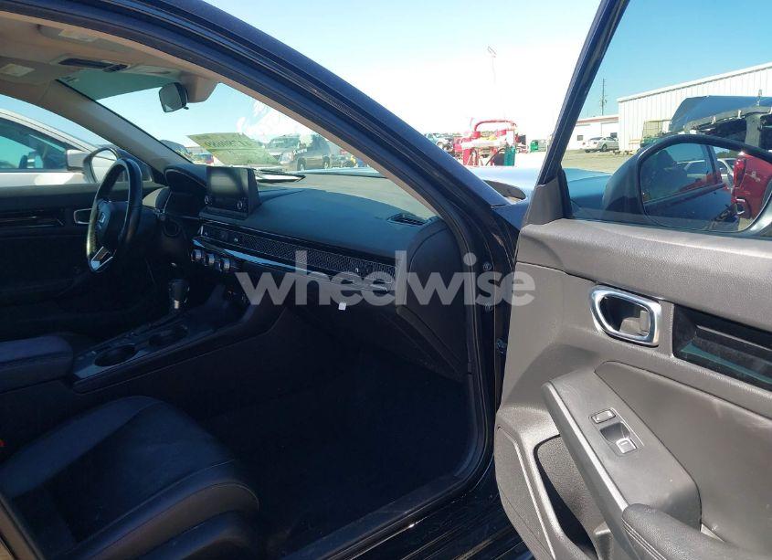 Photo 5 of 2022 Honda Civic EX-L (VIN 19XFL1H7XNE003852)