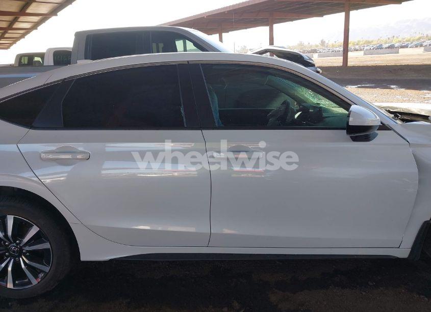 Photo 13 of 2024 Honda Civic EX-L (VIN 19XFL1H7XRE016123)