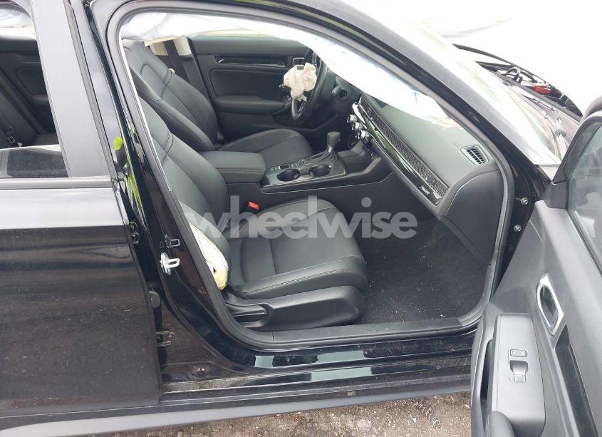 Photo 5 of 2024 Honda Civic EX-L (VIN 19XFL1H7XRE027851)