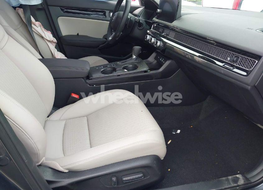 Photo 5 of 2024 Honda Civic SPORT TOURING (VIN 19XFL1H81RE024247)