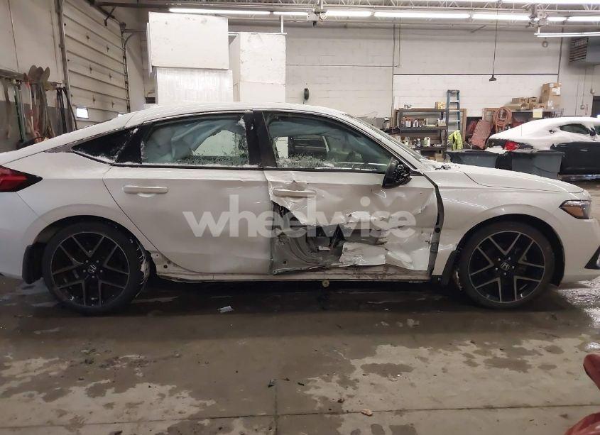 Photo 6 of 2022 Honda Civic SPORT TOURING (VIN 19XFL1H83NE016838)