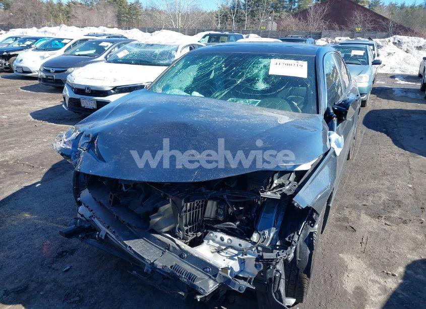 Photo 2 of 2024 Honda Civic SPORT TOURING (VIN 19XFL1H83RE007529)