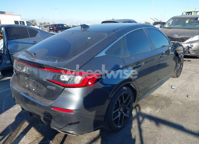 Photo 4 of 2024 Honda Civic SPORT TOURING (VIN 19XFL1H84RE020211)