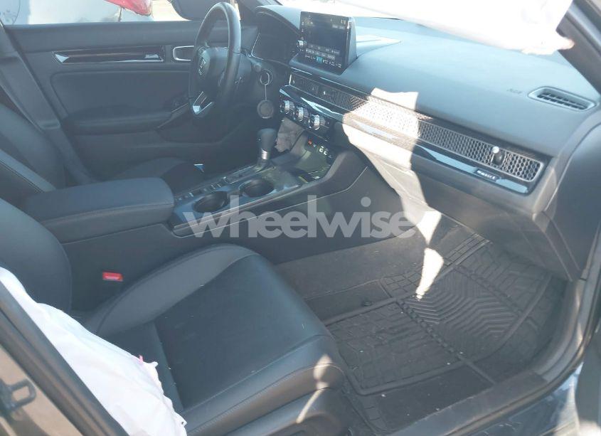 Photo 5 of 2024 Honda Civic SPORT TOURING (VIN 19XFL1H84RE020211)