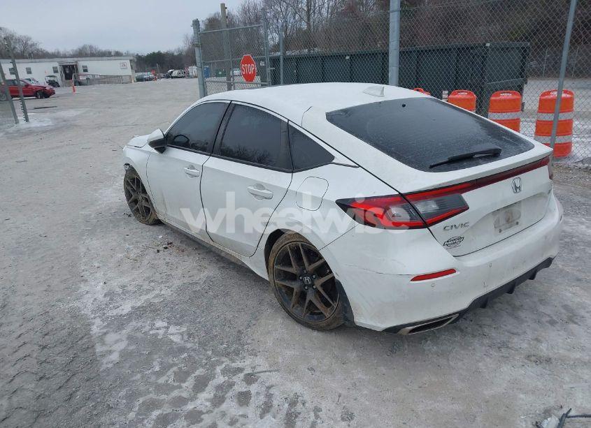 Photo 3 of 2022 Honda Civic SPORT TOURING (VIN 19XFL1H86NE002903)