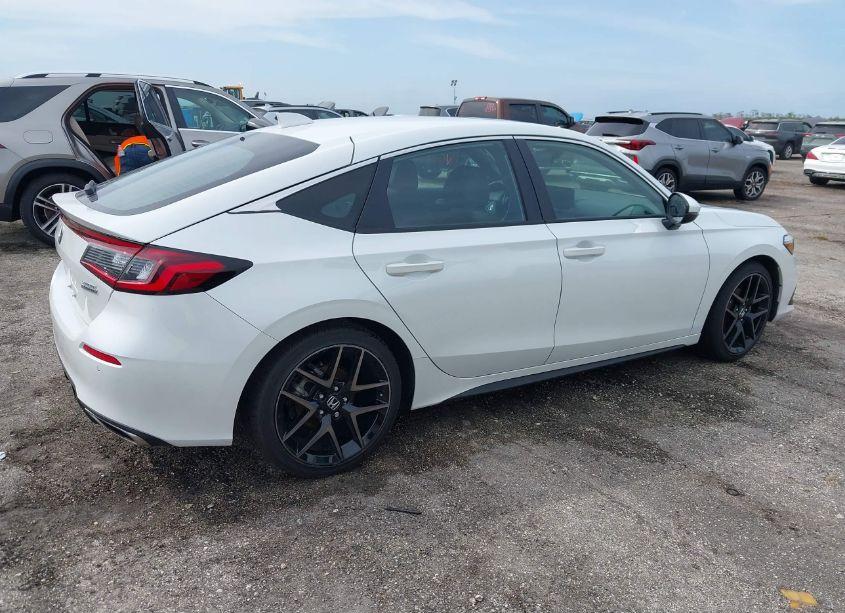 Photo 4 of 2022 Honda Civic SPORT TOURING (VIN 19XFL1H86NE020690)