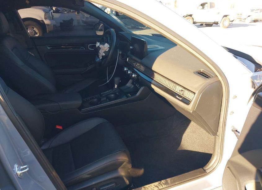 Photo 5 of 2024 Honda Civic SPORT TOURING (VIN 19XFL1H86RE013440)