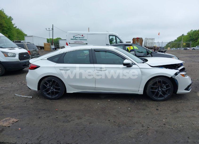 Photo 13 of 2024 Honda Civic SPORT TOURING (VIN 19XFL1H86RE031176)