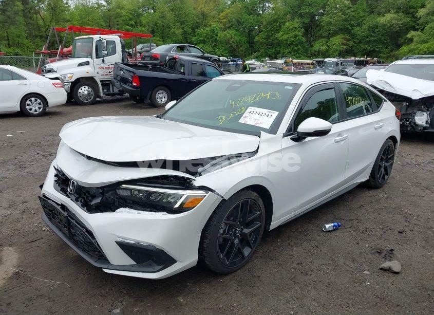 Photo 2 of 2024 Honda Civic SPORT TOURING (VIN 19XFL1H86RE031176)