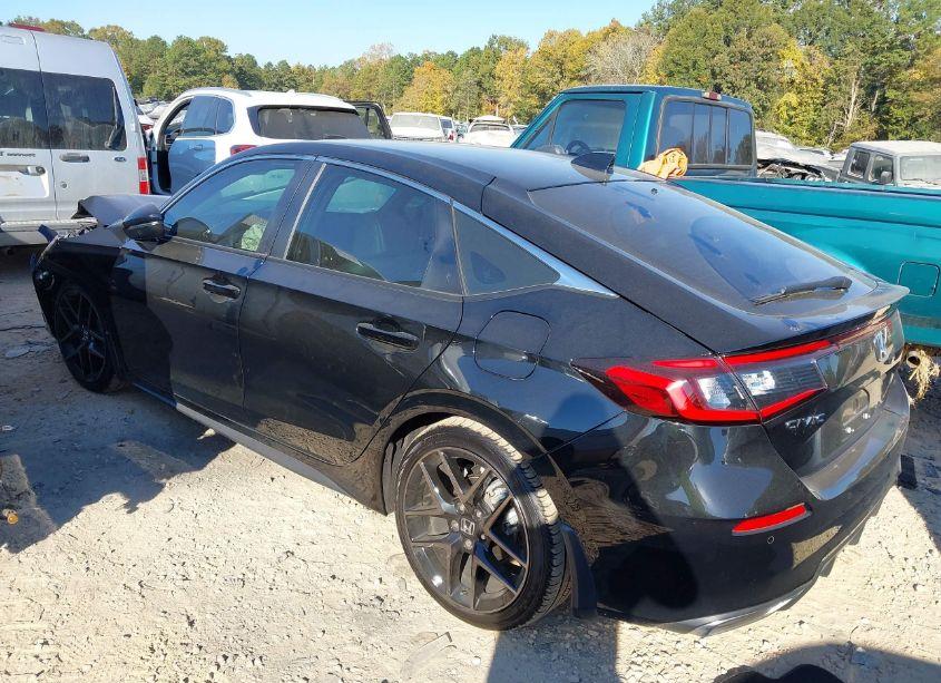 Photo 3 of 2024 Honda Civic SPORT TOURING (VIN 19XFL1H87RE013737)