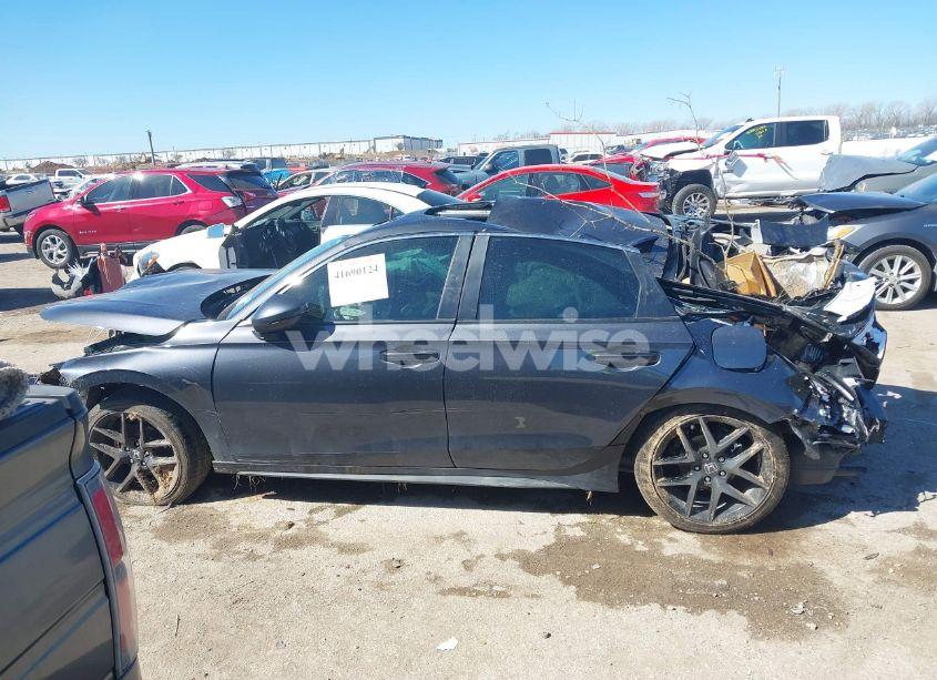 Photo 14 of 2024 Honda Civic SPORT TOURING (VIN 19XFL1H87RE016721)