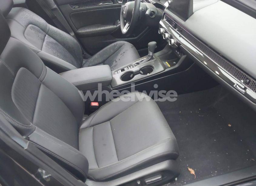 Photo 5 of 2024 Honda Civic SPORT TOURING (VIN 19XFL1H87RE016802)