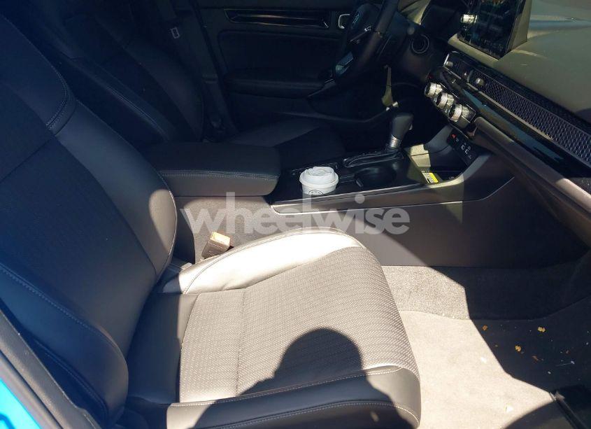 Photo 5 of 2024 Honda Civic SPORT TOURING (VIN 19XFL1H89RE032256)