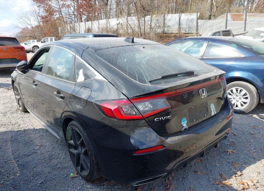 Photo 3 of 2022 Honda Civic SPORT TOURING (VIN 19XFL1H8XNE001589)