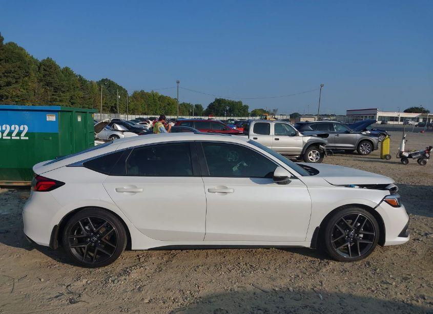 Photo 13 of 2024 Honda Civic SPORT TOURING (VIN 19XFL1H8XRE013134)