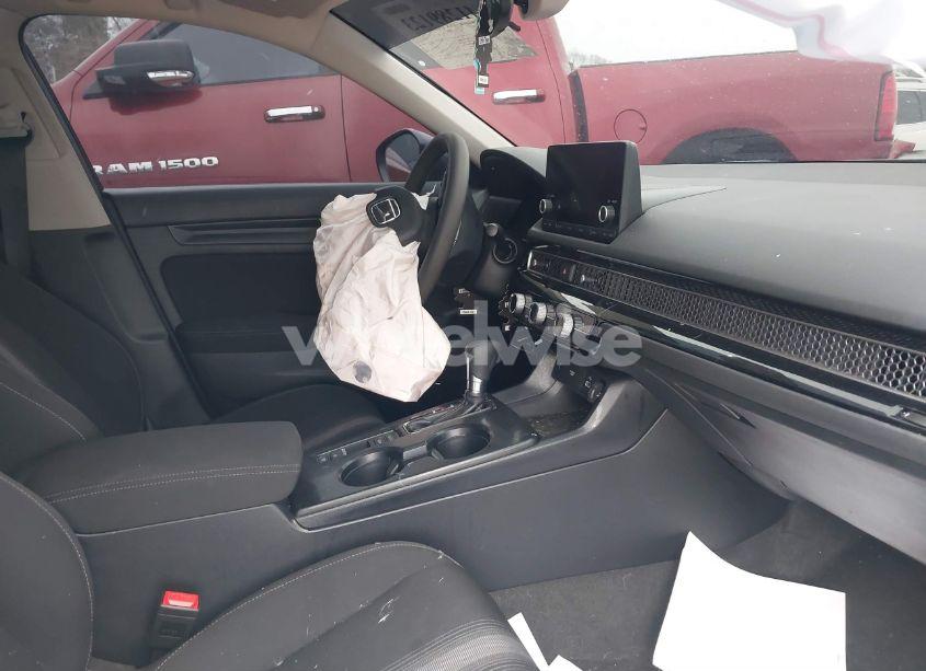 Photo 5 of 2024 Honda Civic LX (VIN 19XFL2H55RE002747)