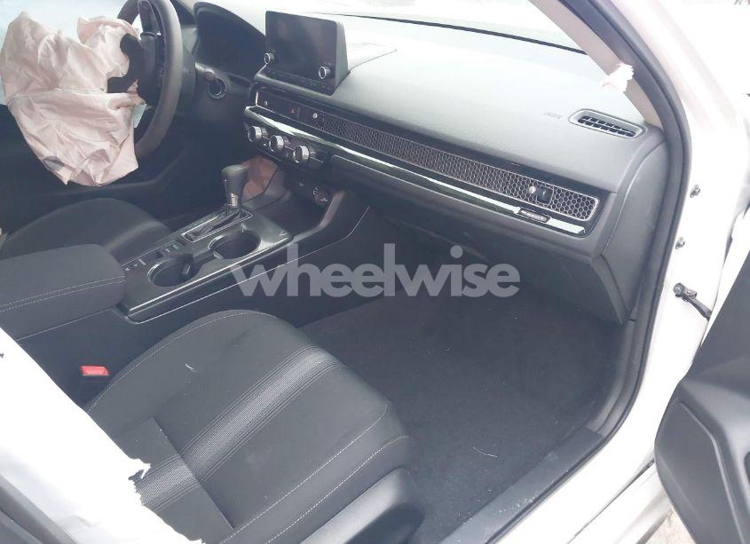 Photo 5 of 2024 Honda Civic LX (VIN 19XFL2H55RE042391)