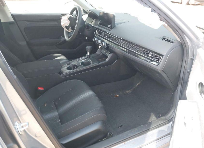 Photo 5 of 2024 Honda Civic LX (VIN 19XFL2H5XRE016028)