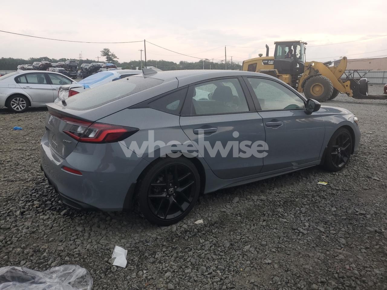 Photo 3 of 2025 HONDA CIVIC SPORT (VIN 19XFL2H80SE001084)