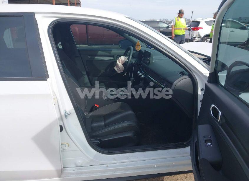 Photo 5 of 2025 Honda Civic SPORT (VIN 19XFL2H80SE004938)