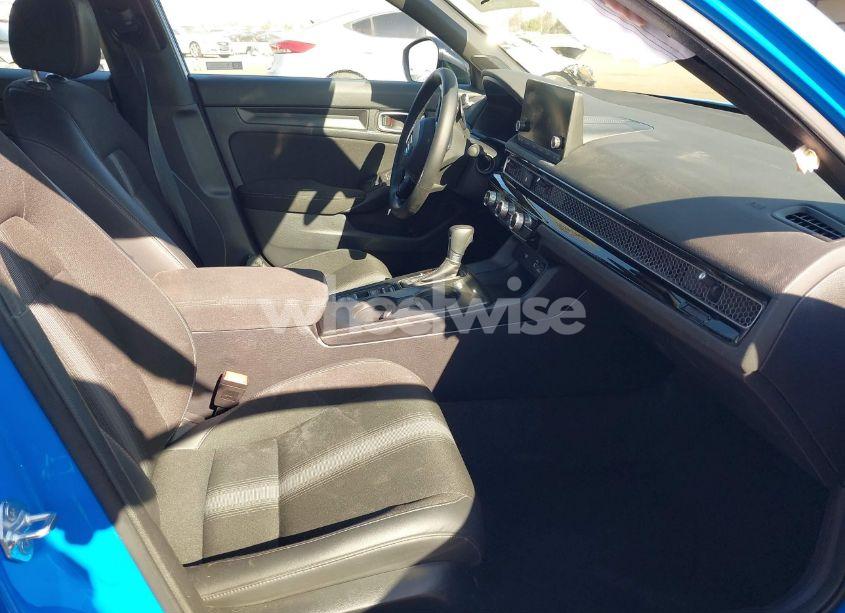 Photo 5 of 2024 Honda Civic SPORT (VIN 19XFL2H82RE013828)