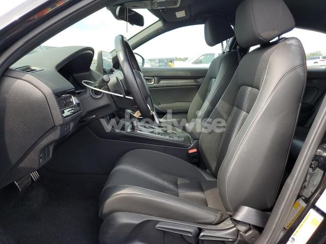 Photo 2 of 2024 HONDA CIVIC SPORT (VIN 19XFL2H84RE037936)