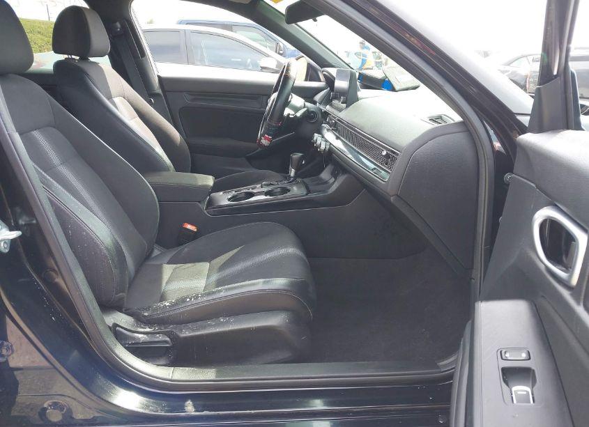 Photo 5 of 2024 Honda Civic SPORT (VIN 19XFL2H86RE007577)