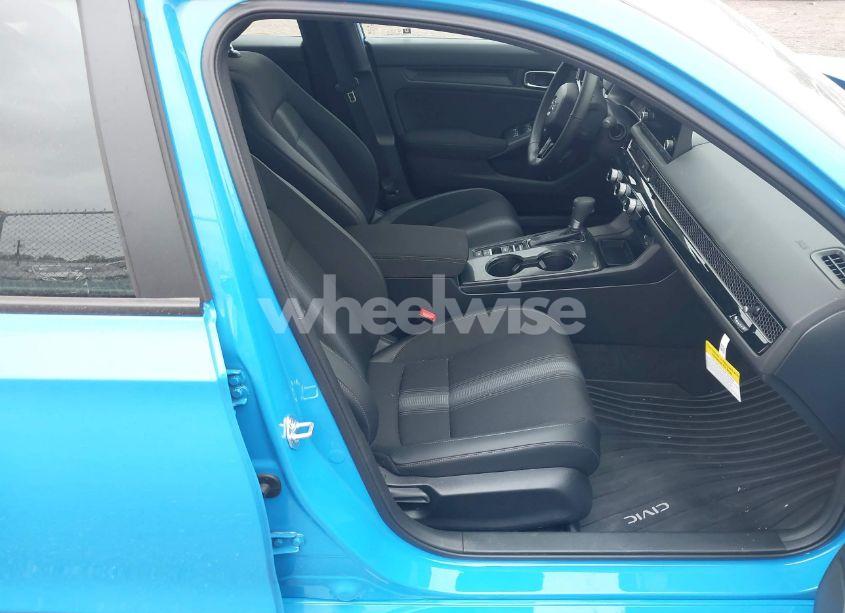 Photo 5 of 2024 Honda Civic SPORT (VIN 19XFL2H86RE040935)