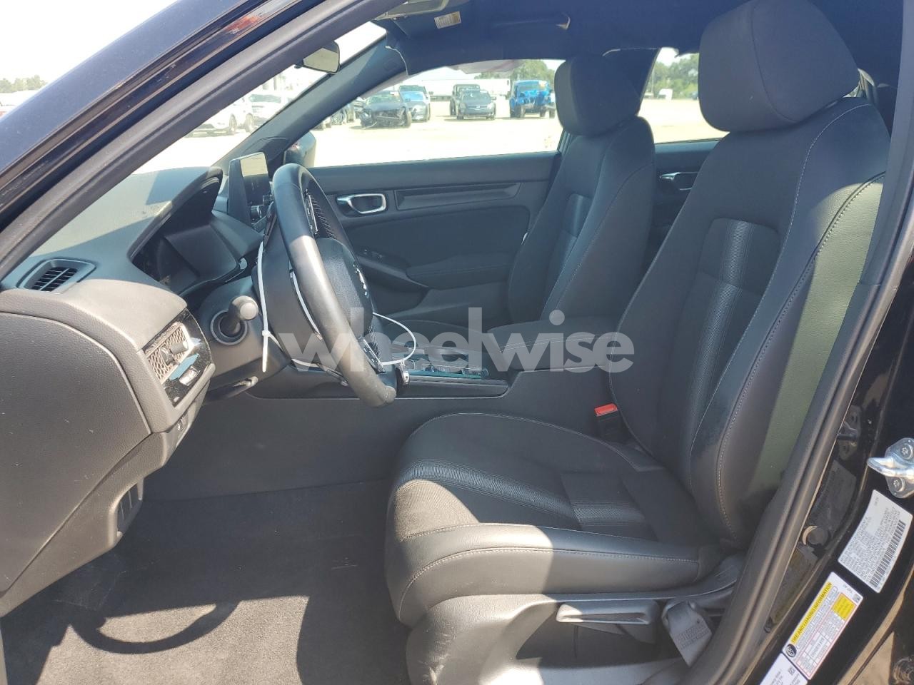 Photo 7 of 2025 HONDA CIVIC SPORT (VIN 19XFL2H86SE000070)