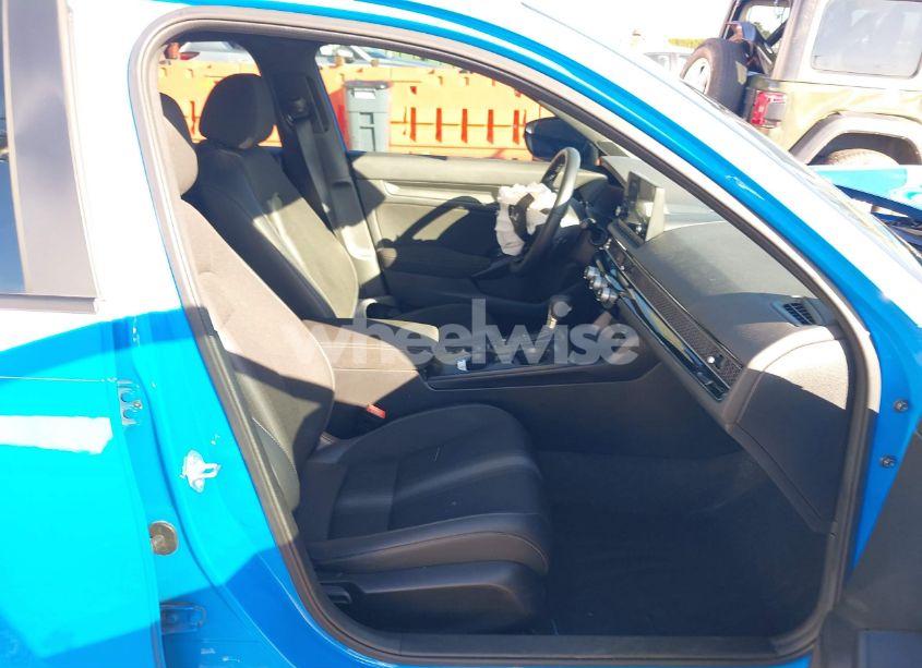 Photo 5 of 2023 Honda Civic SPORT (VIN 19XFL2H88PE020375)