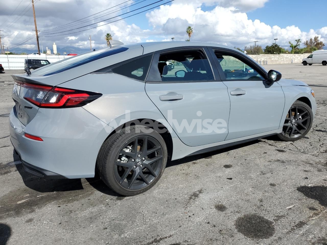 Photo 3 of 2026 HONDA CIVIC SPORT (VIN 19XFL2H88TE006521)
