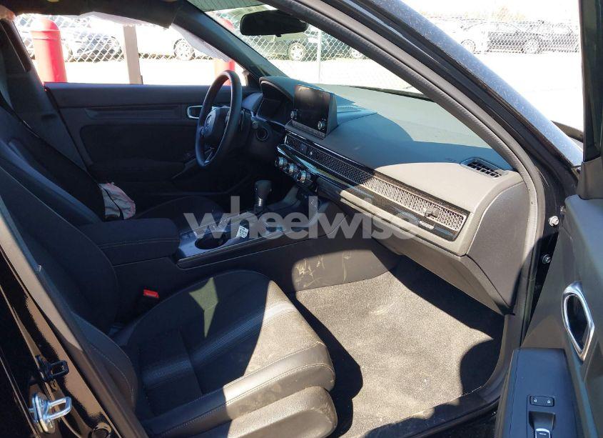 Photo 5 of 2024 Honda Civic SPORT (VIN 19XFL2H8XRE040484)