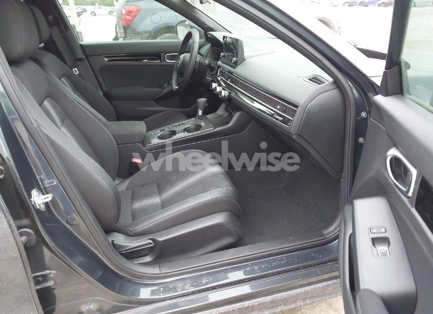 Photo 5 of 2025 Honda Civic SPORT (VIN 19XFL4H87SE011901)