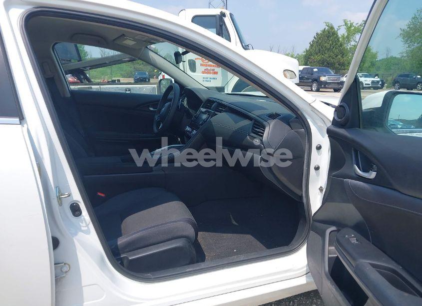 Photo 5 of 2019 Honda Insight LX (VIN 19XZE4F10KE029699)