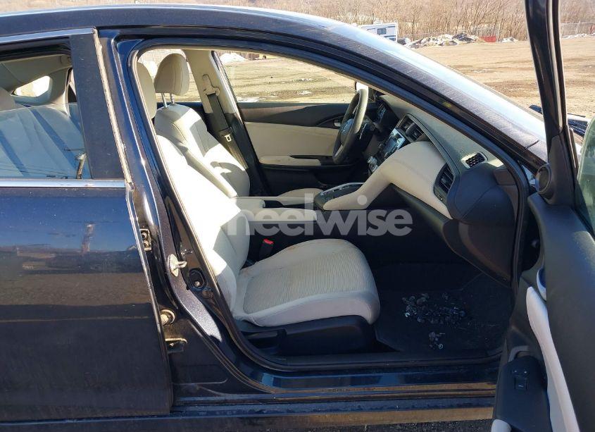 Photo 5 of 2019 Honda Insight LX (VIN 19XZE4F16KE022224)